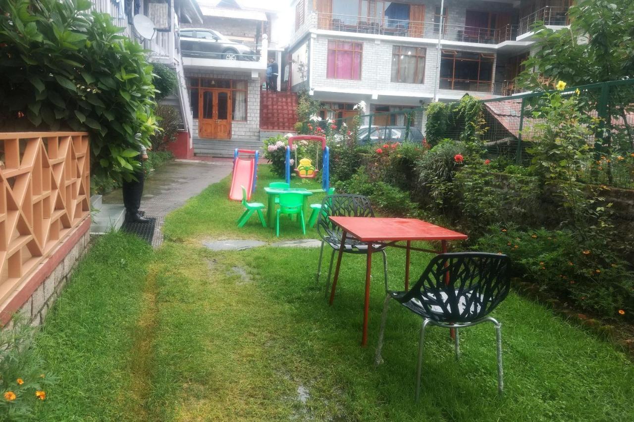 Готель Tourist Nest Old Manali Екстер'єр фото